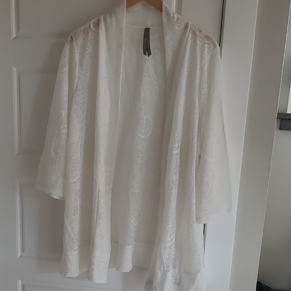 🟢Penningtons Throw Over Lace Cardi. Size 2X